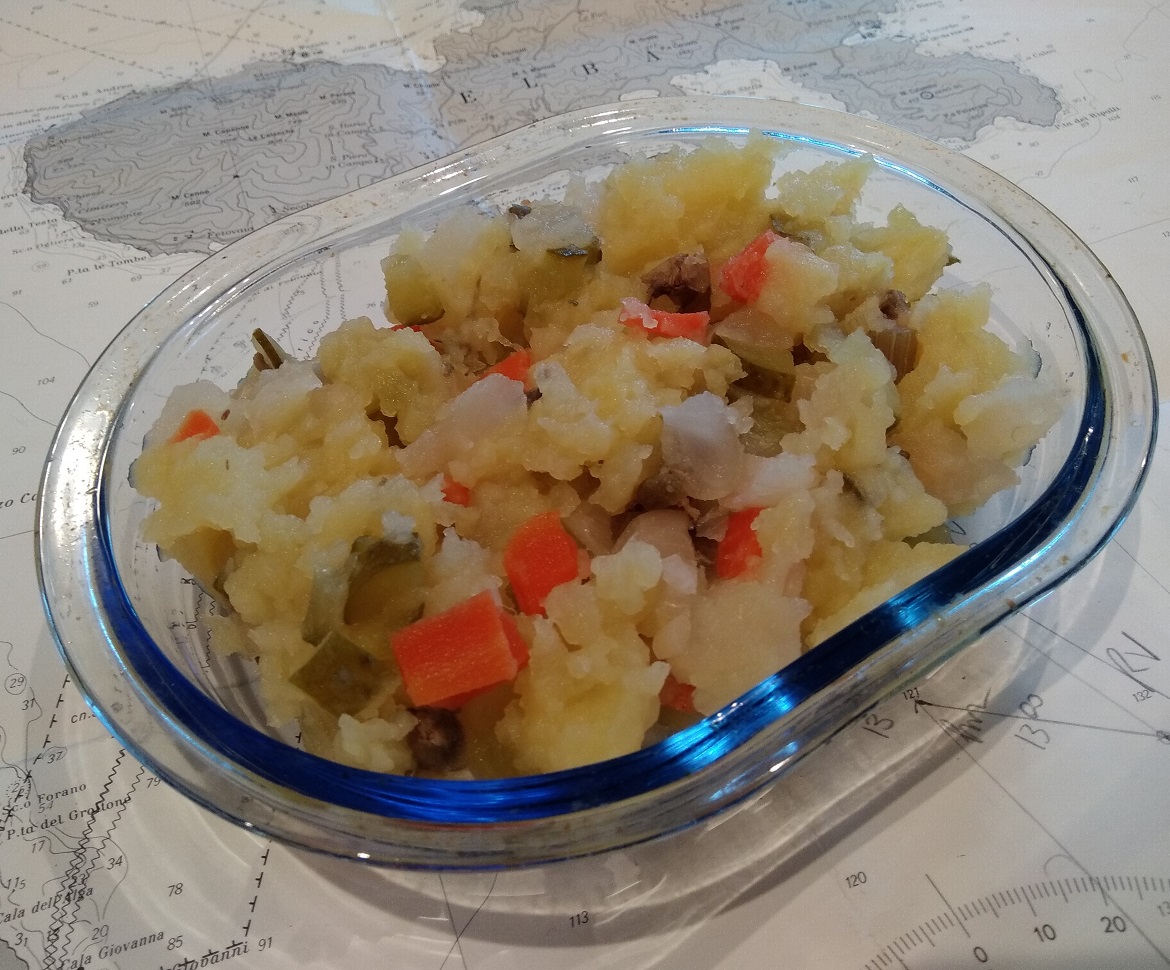 insalata di patate con sottaceti, ricetta da barca a vela